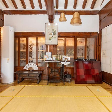 Dongmyo Hanok Sihwadang - Private Korean Style House In The City Center With A Beautiful Garden Soul Exteriér fotografie