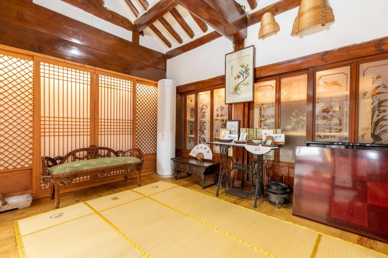 Dongmyo Hanok Sihwadang - Private Korean Style House In The City Center With A Beautiful Garden Soul Exteriér fotografie