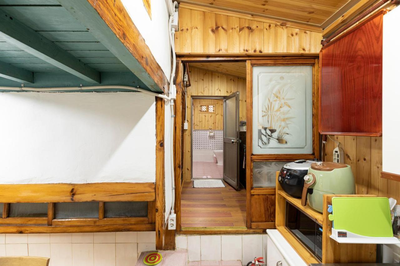 Dongmyo Hanok Sihwadang - Private Korean Style House In The City Center With A Beautiful Garden Soul Exteriér fotografie